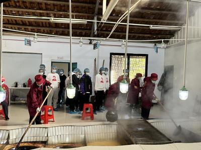 惲代英菁英學(xué)校赴武漢市新洲區(qū)紅糖小鎮(zhèn)開展勞動(dòng)實(shí)踐教育