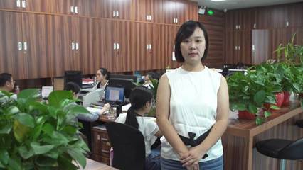 她引導(dǎo)萬(wàn)千學(xué)子深造海外,駐于城市中心書寫傳奇。_教育_網(wǎng)